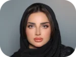 Model wearing Luminous Hazel colored contact lenses